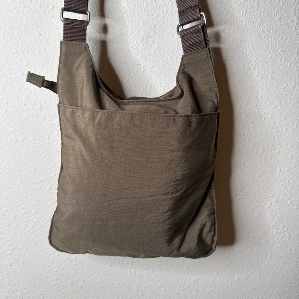 Baggallini Olive Messenger Bag - Picture 7 of 11